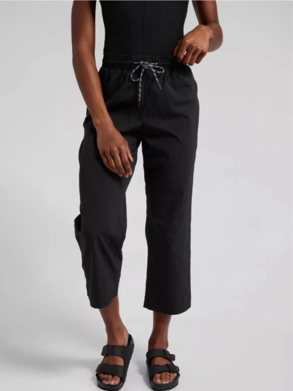 NWOT Athleta Trekkie Straight Crop Black Women’s Size 4P